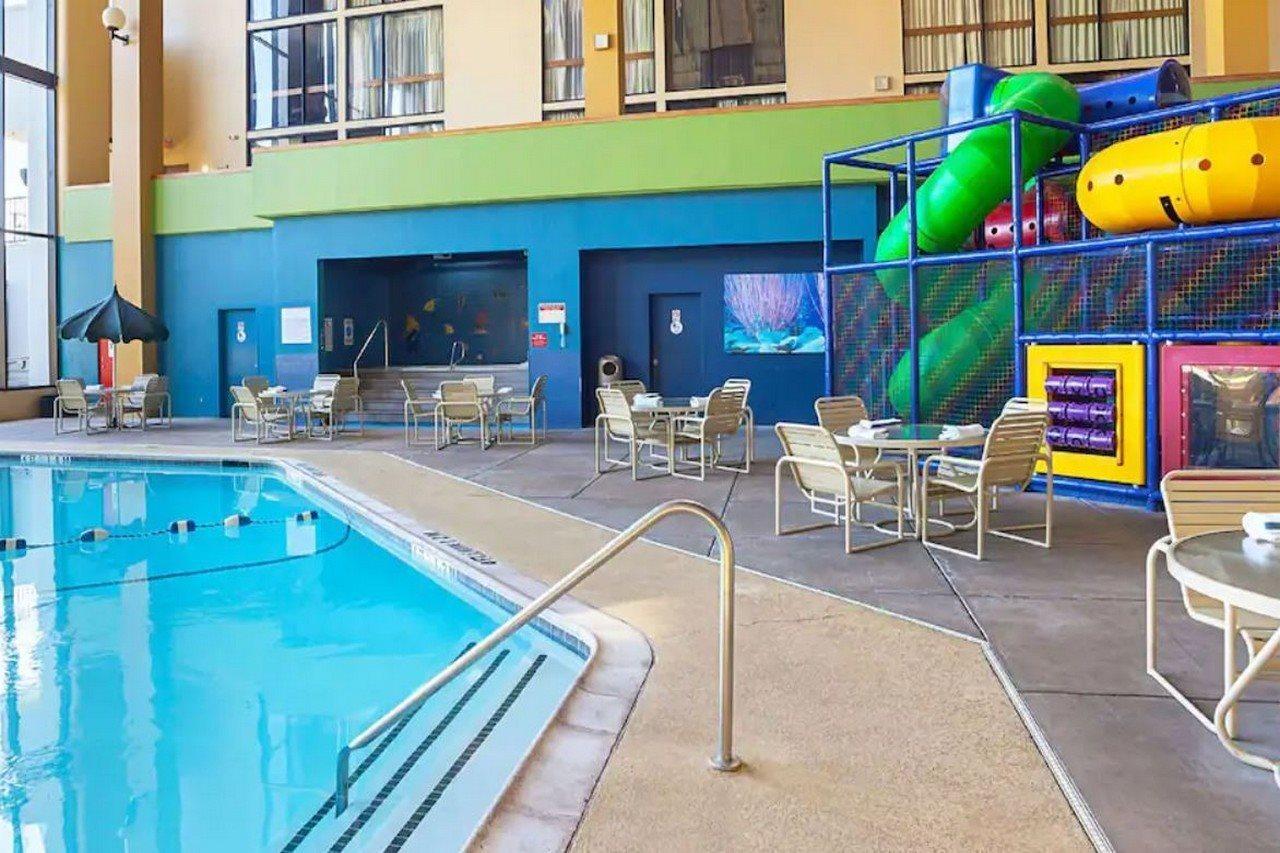 Magnuson Grand Desoto Otel Dış mekan fotoğraf