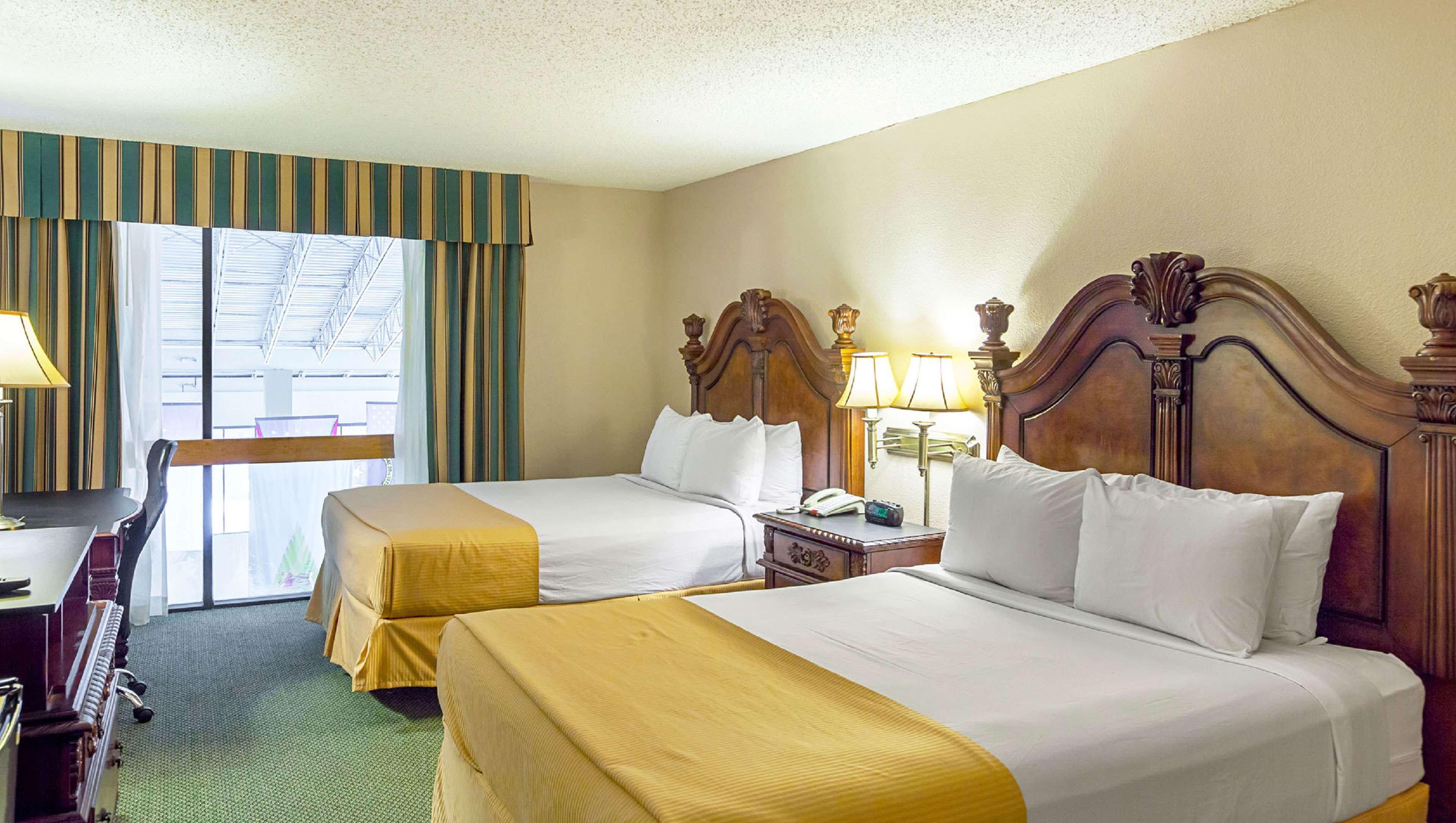 Magnuson Grand Desoto Otel Dış mekan fotoğraf