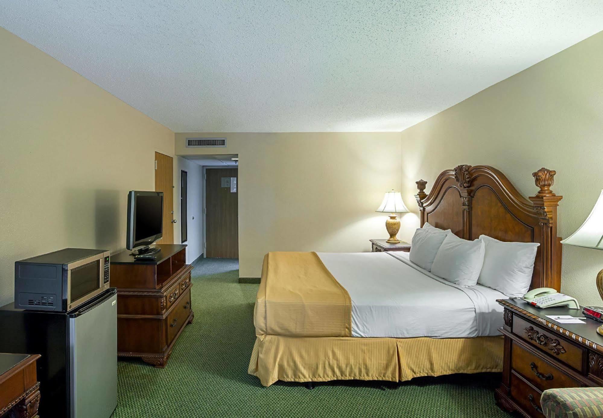 Magnuson Grand Desoto Otel Dış mekan fotoğraf
